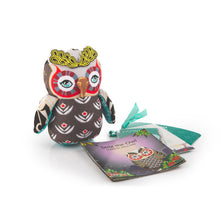 Mini Strix the Owl - London, England (Mini Storytelling Kit)
